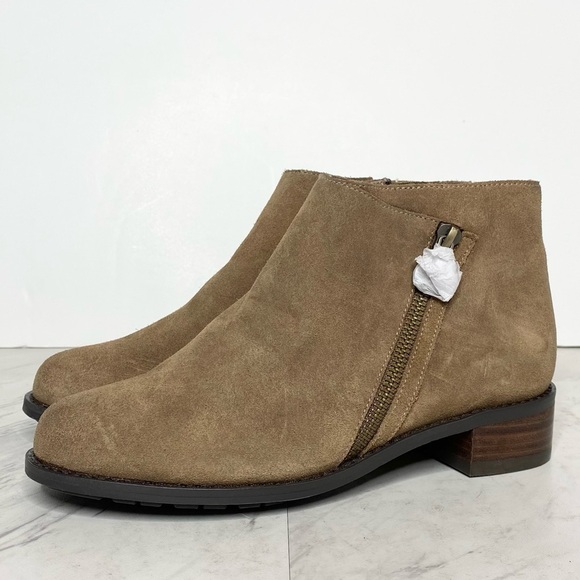 New! Bettye Muller Trinity Tan Suede Bootie 6M - Picture 1 of 15